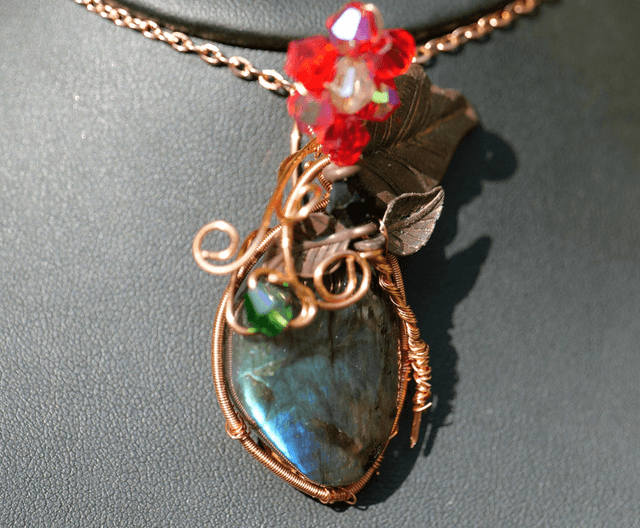 Fleur de cristal et Labradorite