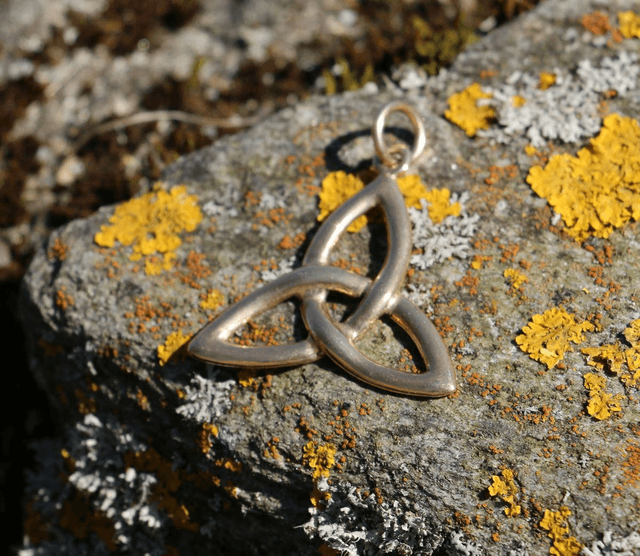 Triquetra Celtique en Bronze