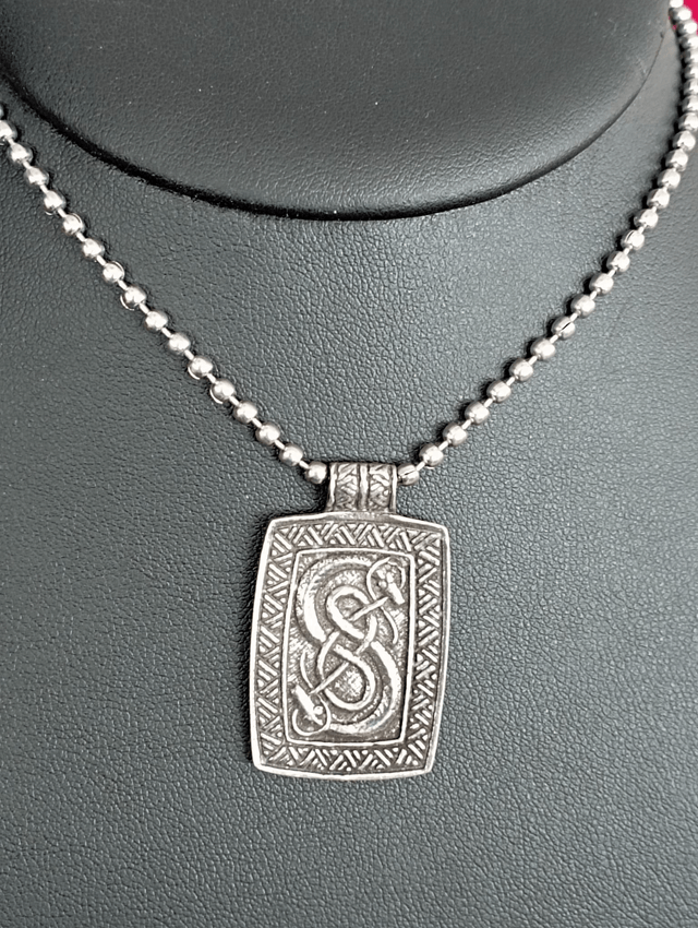 Pendentif Serpents d'Urnes