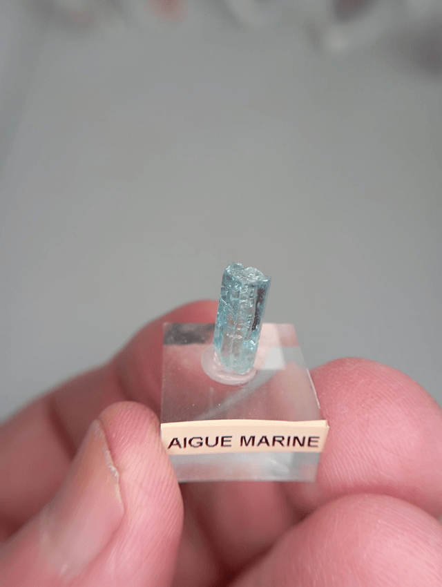 Aigue marine sur socle