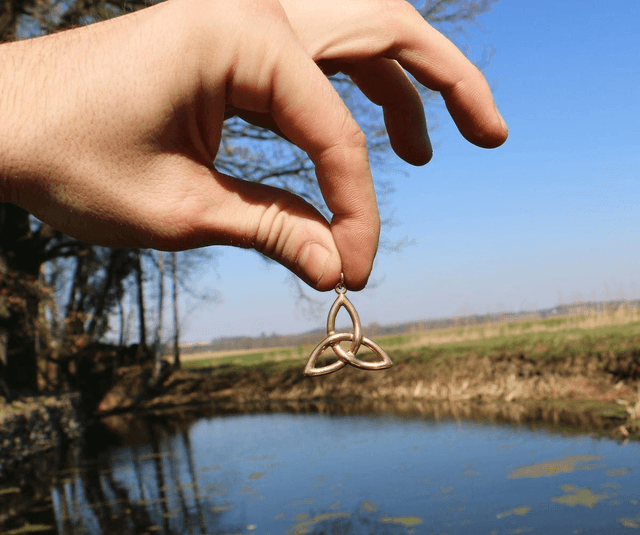 Triquetra Celtique en Bronze