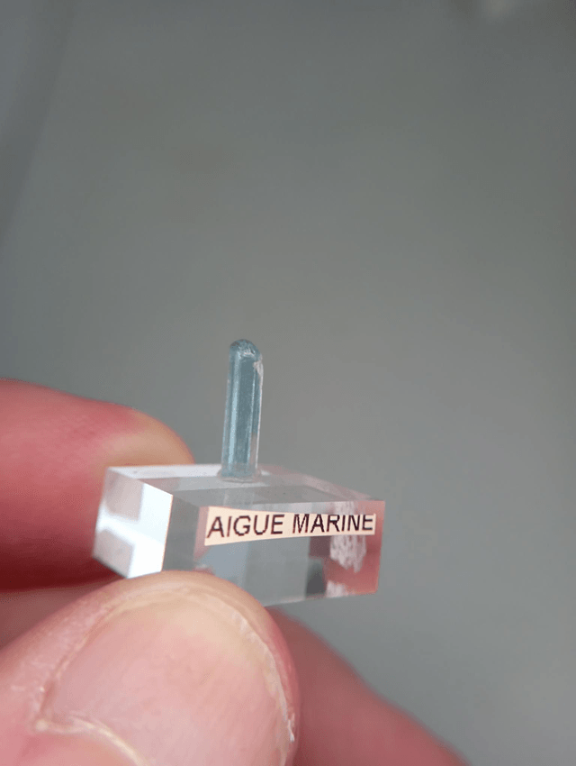 Aigue marine sur socle (2)