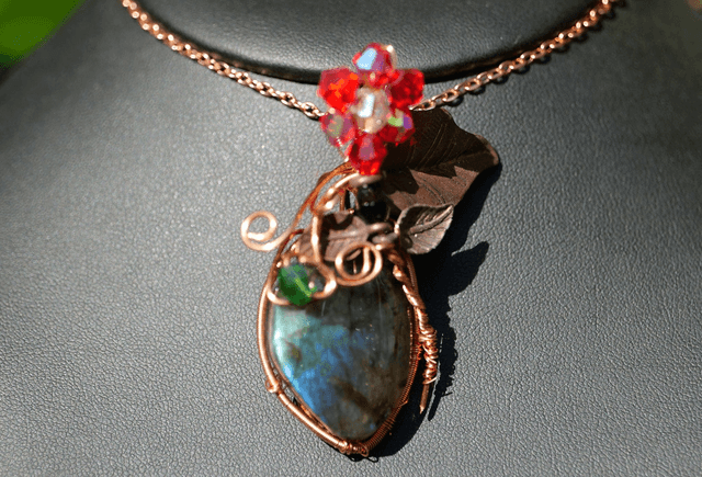 Fleur de cristal et Labradorite